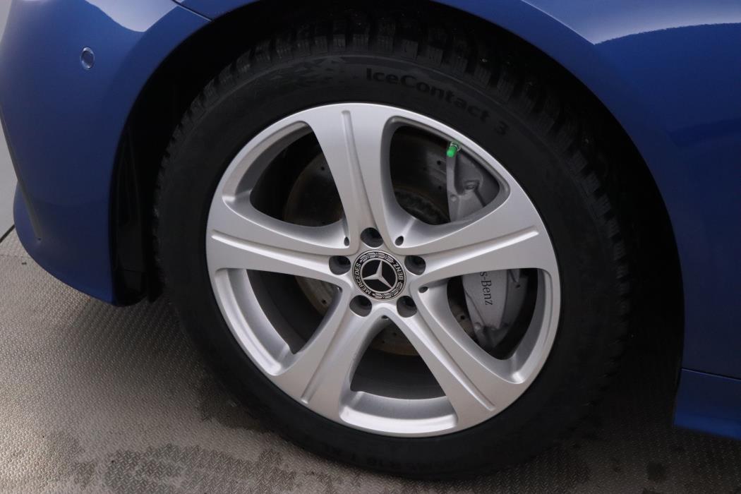 MERCEDES-BENZ E 2022