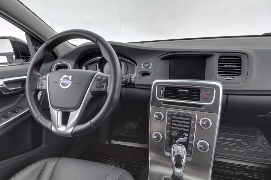 VOLVO V60 Cross Country 2015