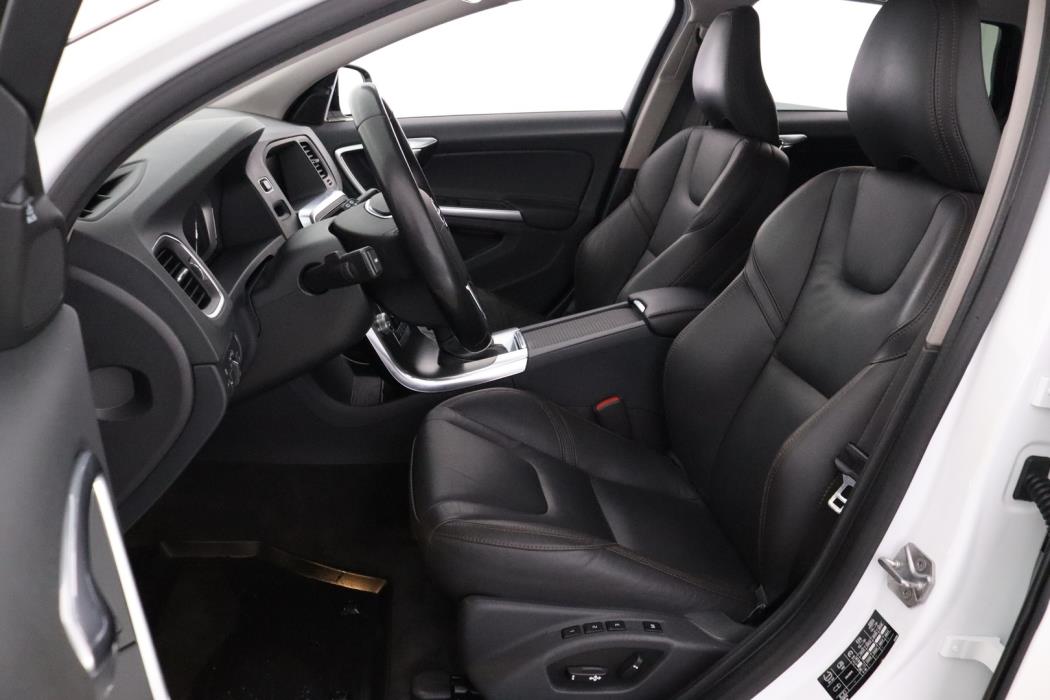 VOLVO V60 Cross Country 2015