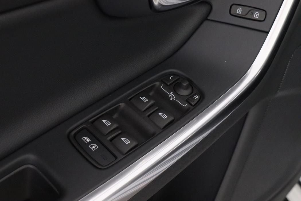 VOLVO V60 Cross Country 2015