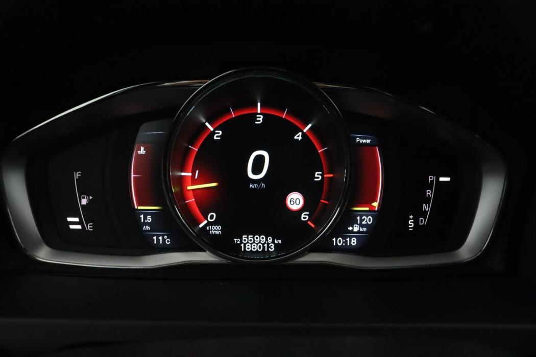 VOLVO V60 Cross Country 2015