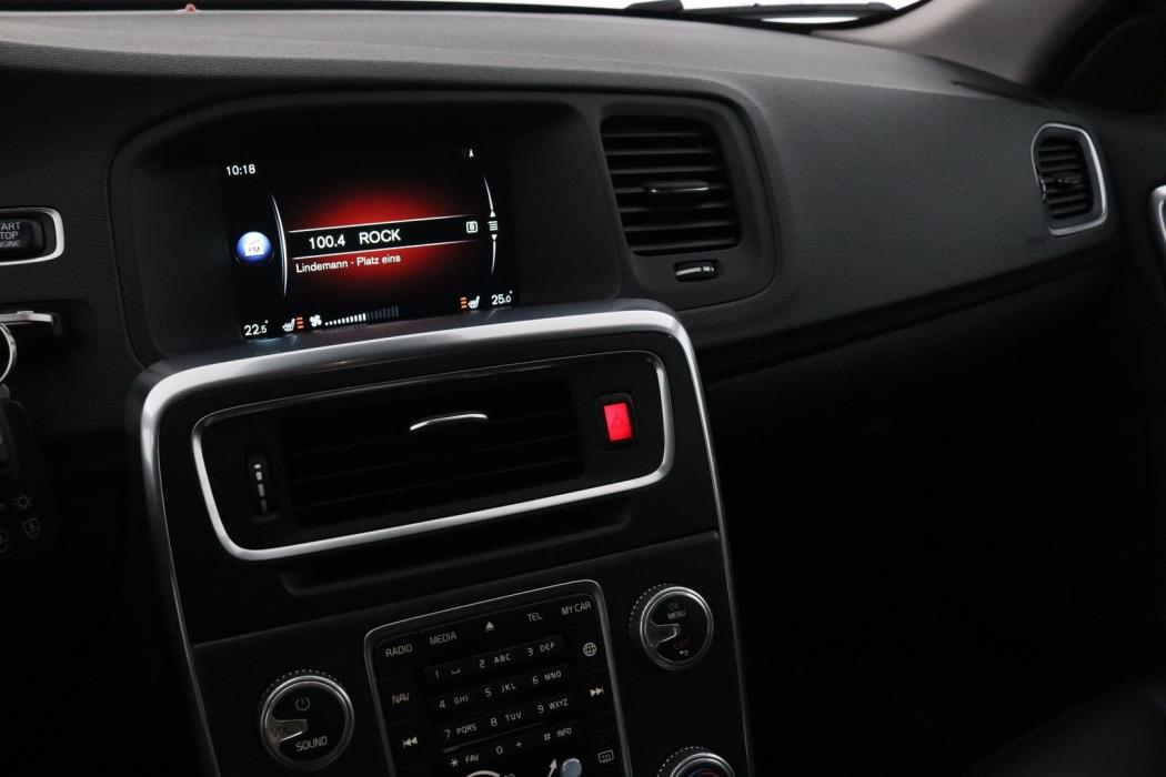 VOLVO V60 Cross Country 2015