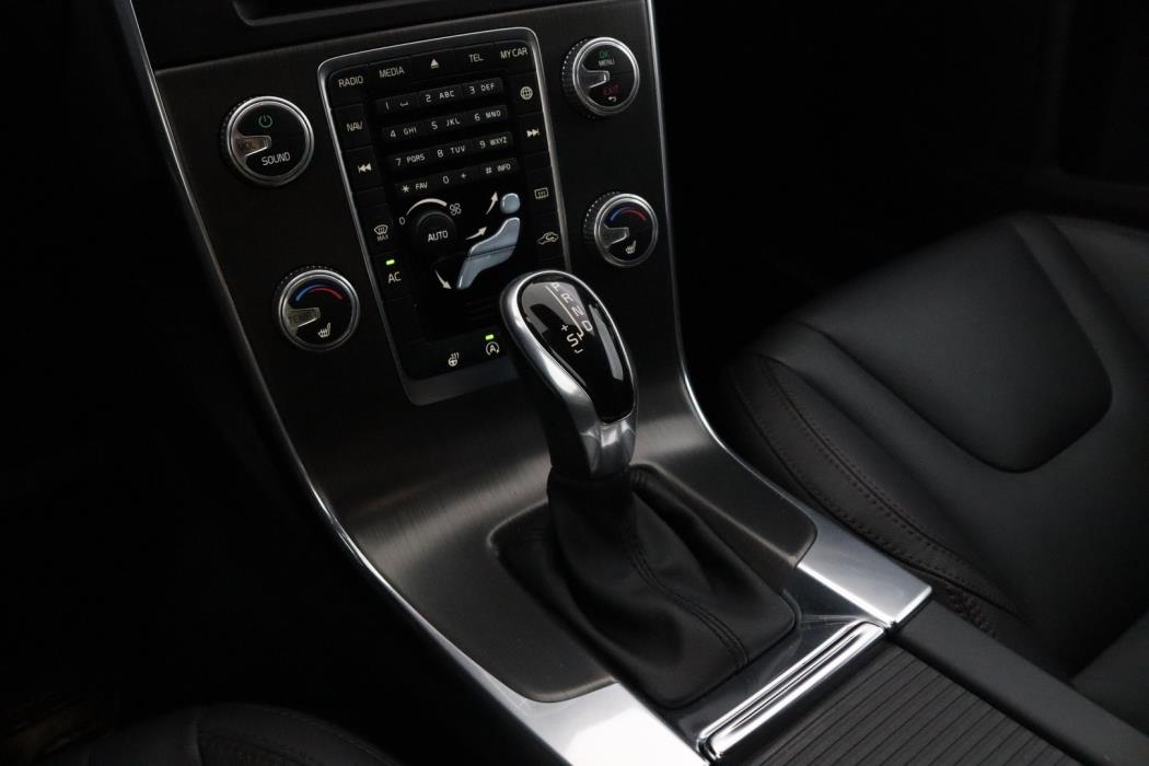 VOLVO V60 Cross Country 2015