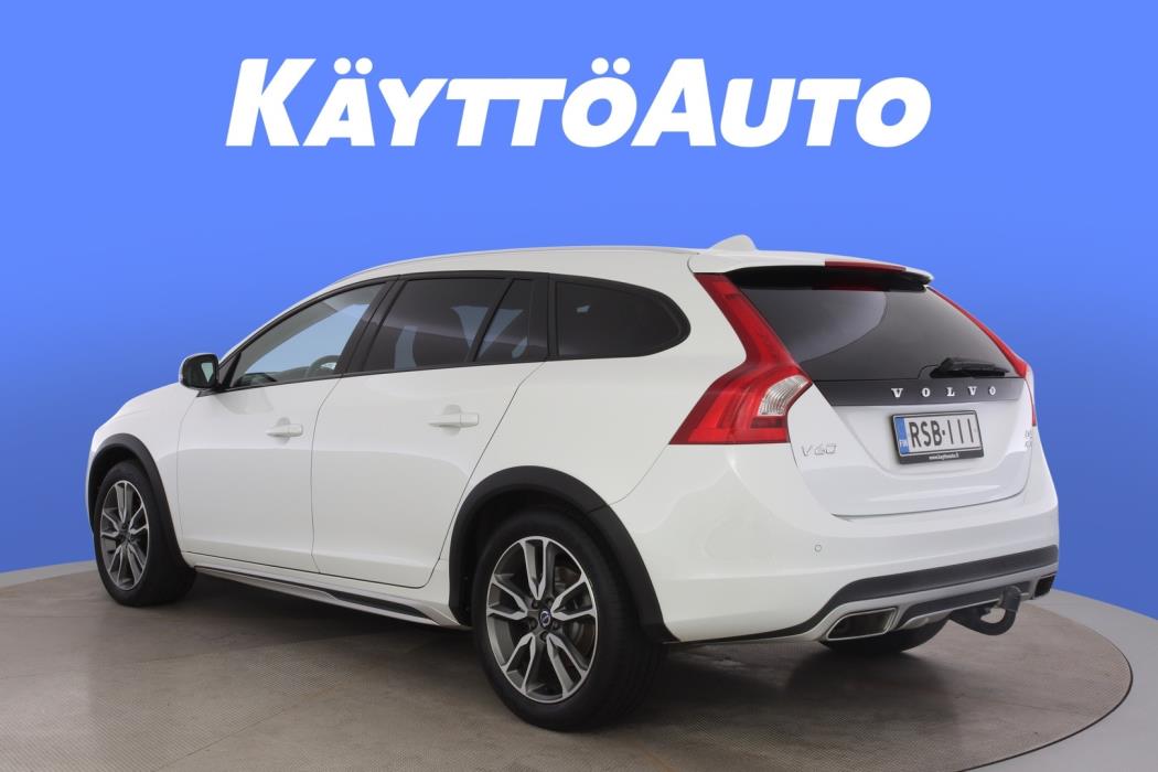 VOLVO V60 Cross Country 2015