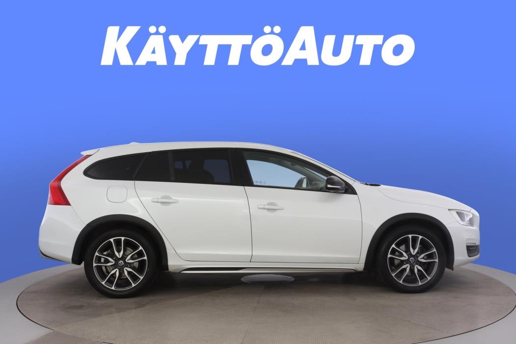 VOLVO V60 Cross Country 2015