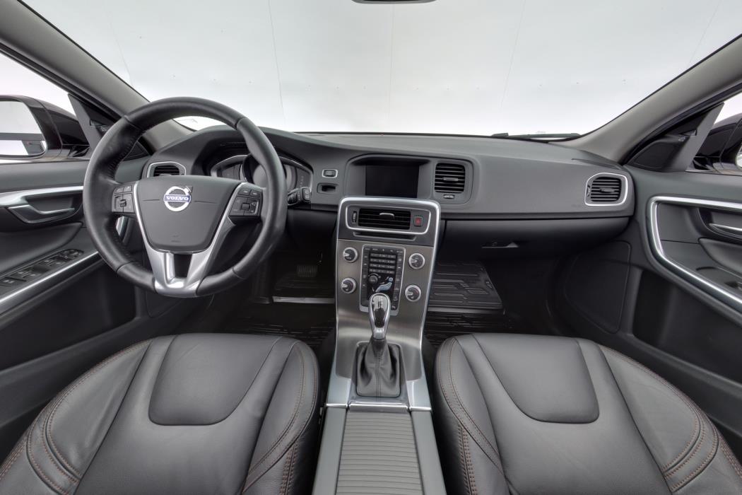VOLVO V60 Cross Country 2015