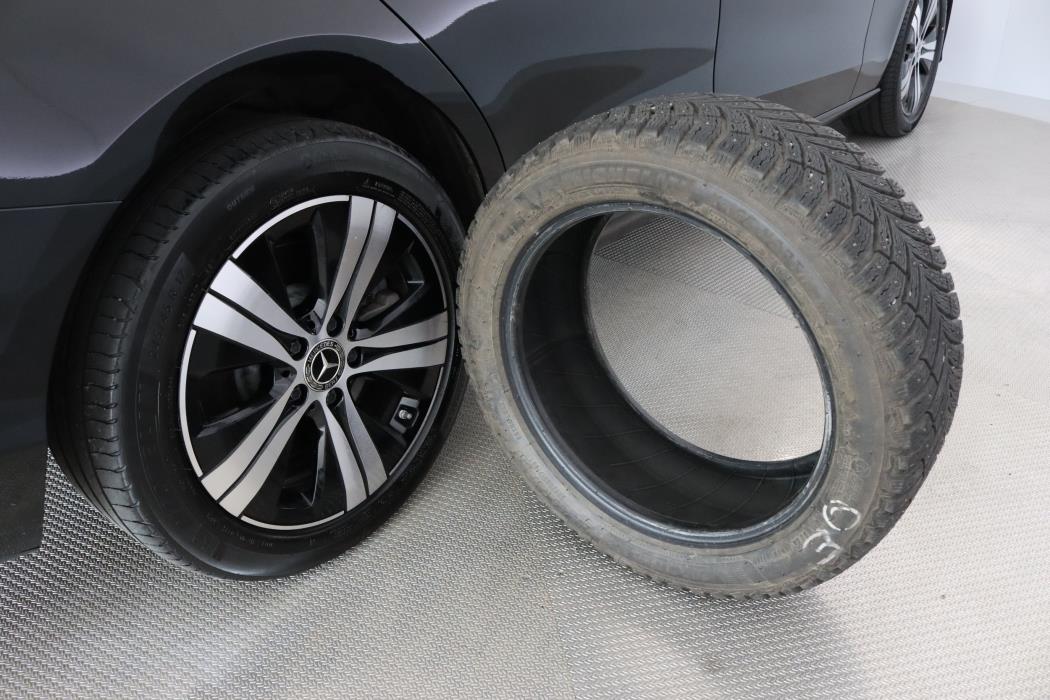 MERCEDES-BENZ C 2023