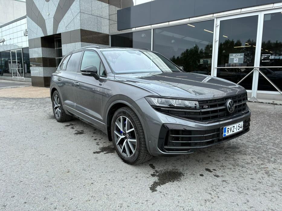 VOLKSWAGEN Touareg 2024