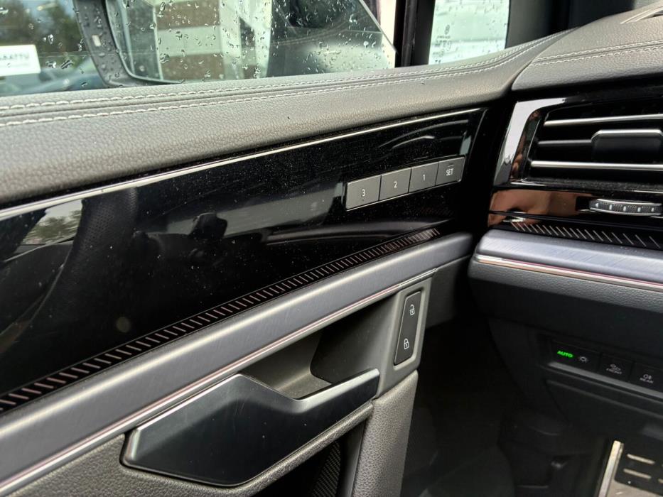 VOLKSWAGEN Touareg 2024
