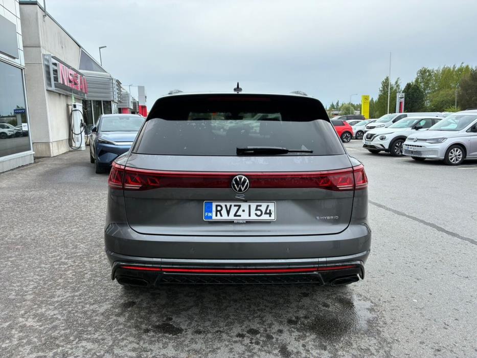 VOLKSWAGEN Touareg 2024