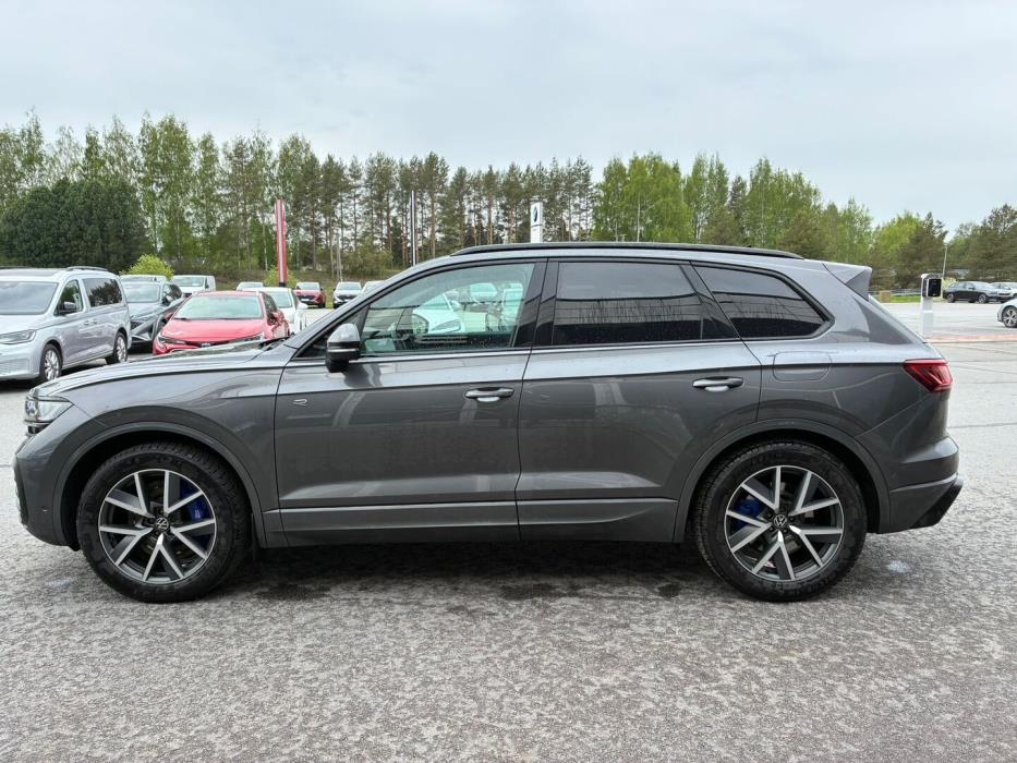 VOLKSWAGEN Touareg 2024