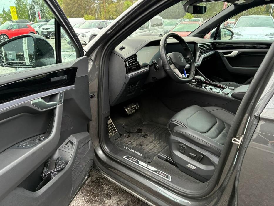 VOLKSWAGEN Touareg 2024