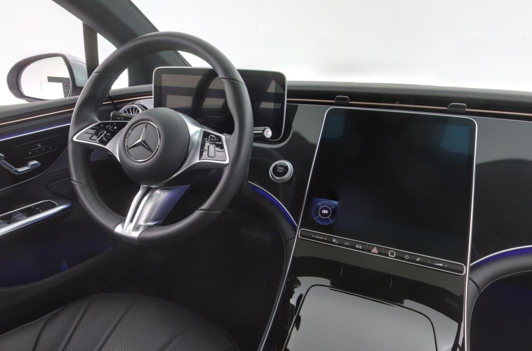 MERCEDES-BENZ EQE 2024