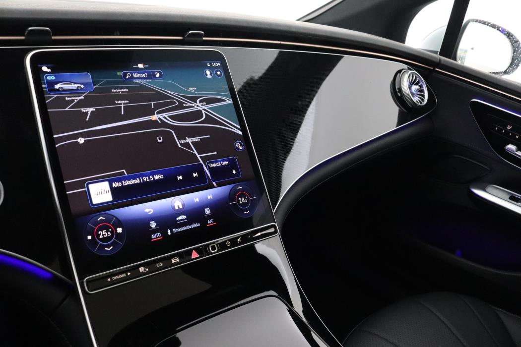 MERCEDES-BENZ EQE 2024