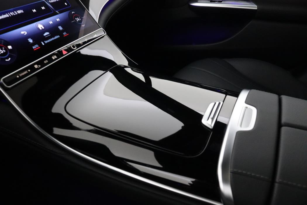 MERCEDES-BENZ EQE 2024