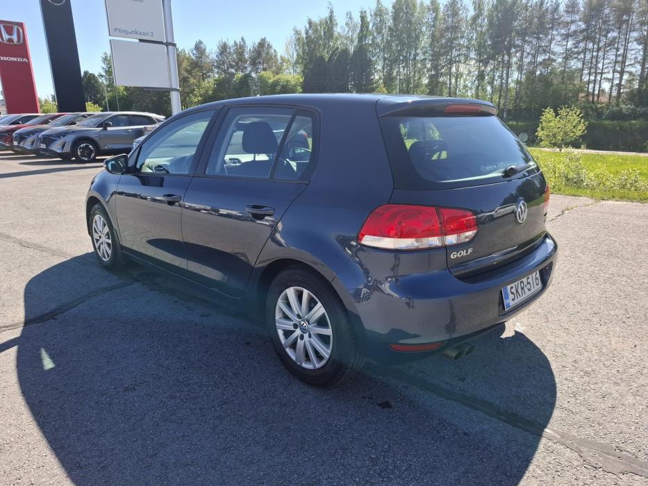 VOLKSWAGEN Golf 2012