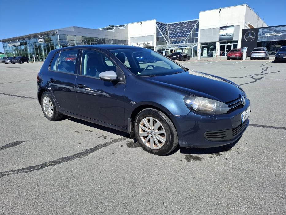 VOLKSWAGEN Golf 2012