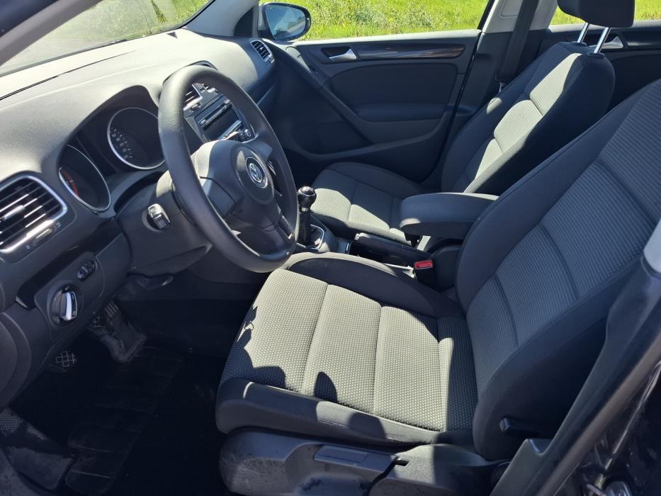 VOLKSWAGEN Golf 2012