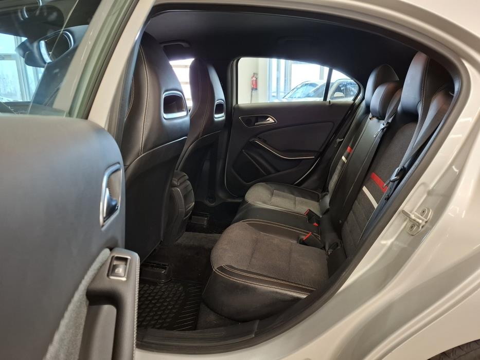 MERCEDES-BENZ A 2013