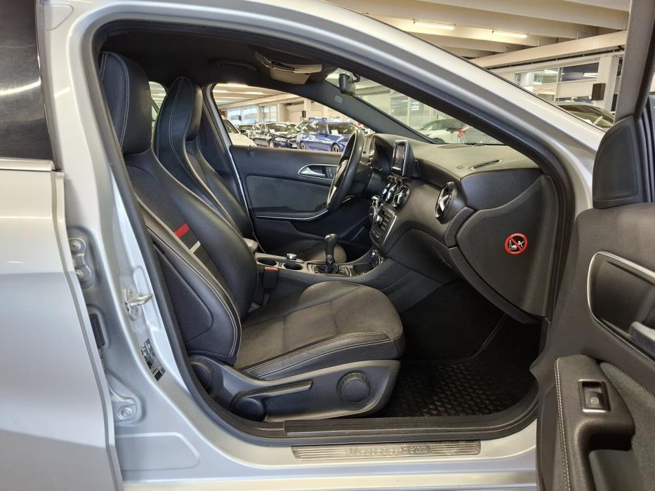 MERCEDES-BENZ A 2013