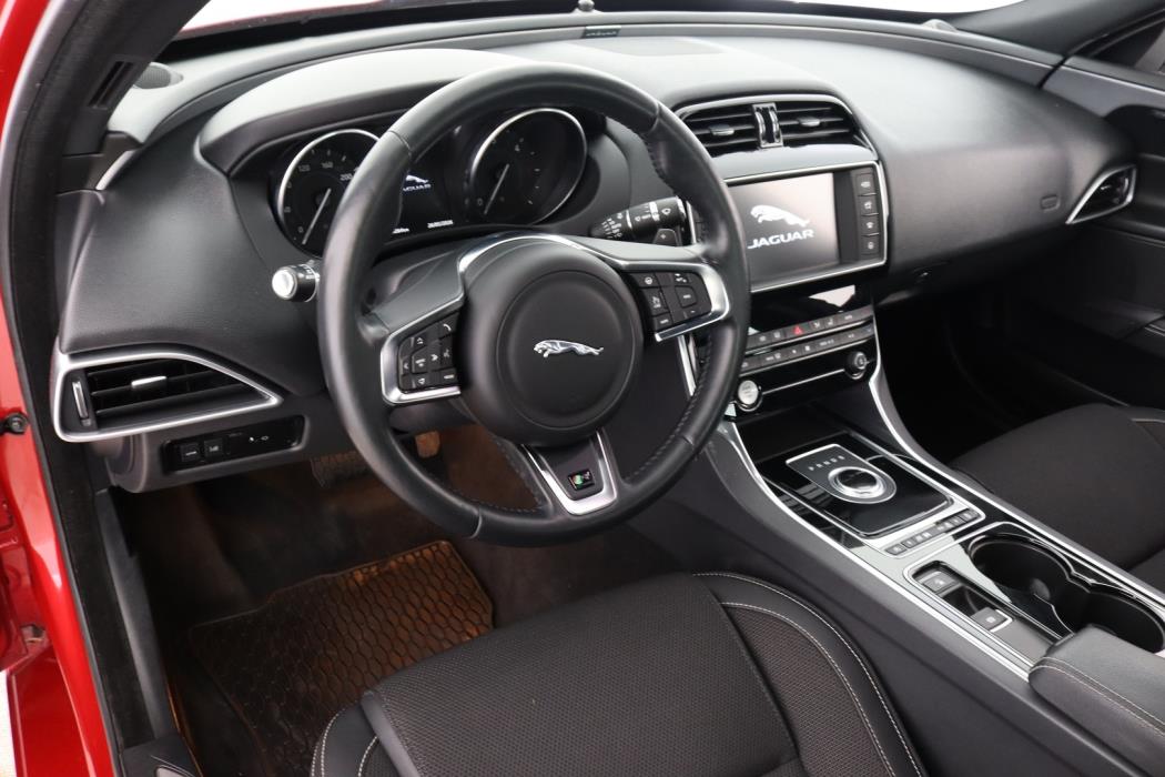 JAGUAR XE 2016