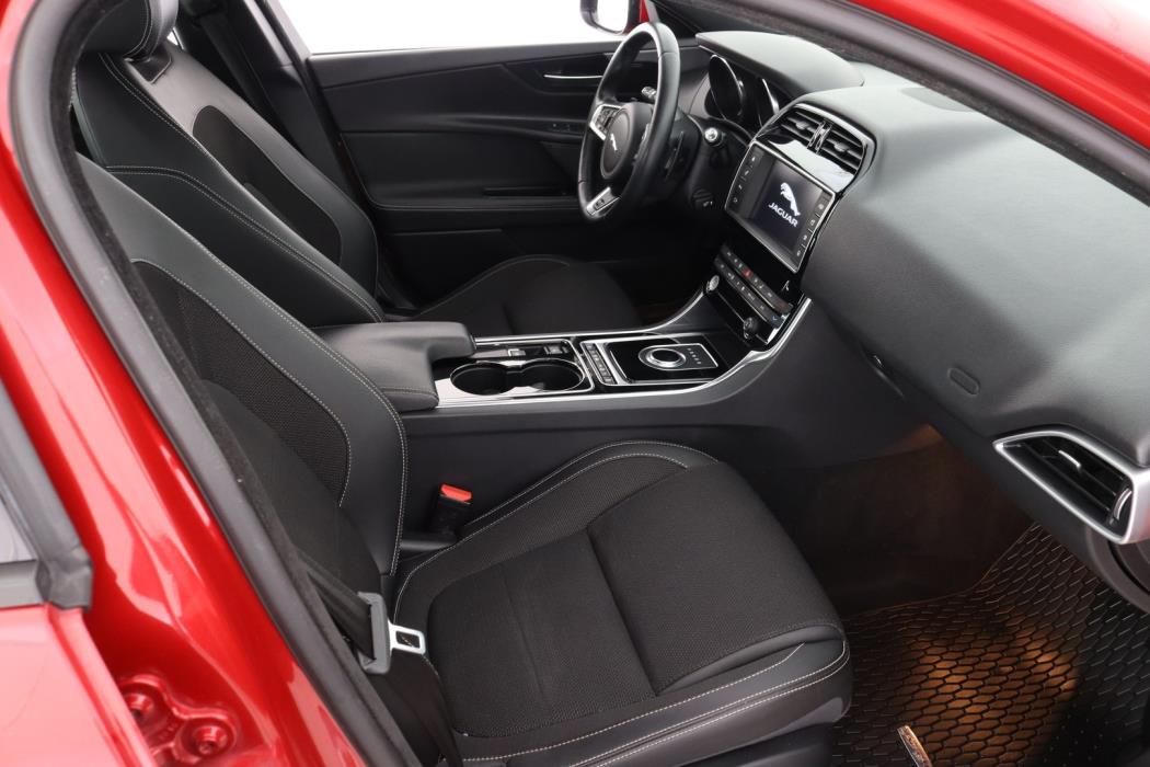JAGUAR XE 2016
