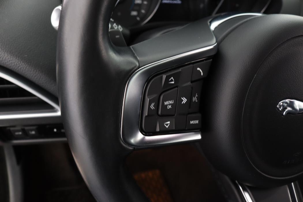 JAGUAR XE 2016