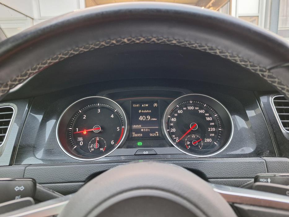 VOLKSWAGEN Golf 2015