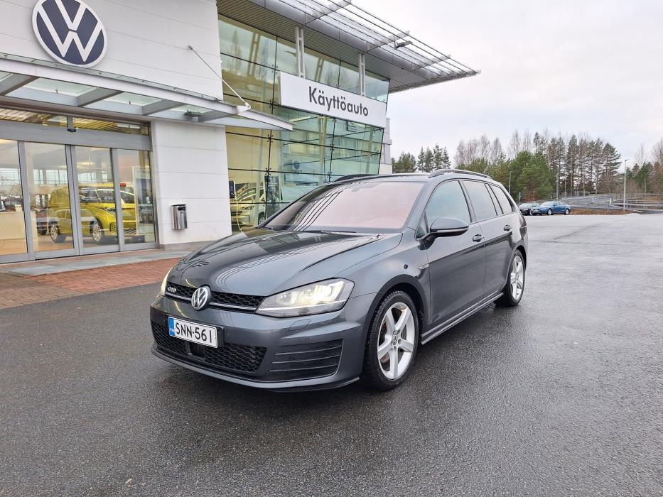 VOLKSWAGEN Golf 2015