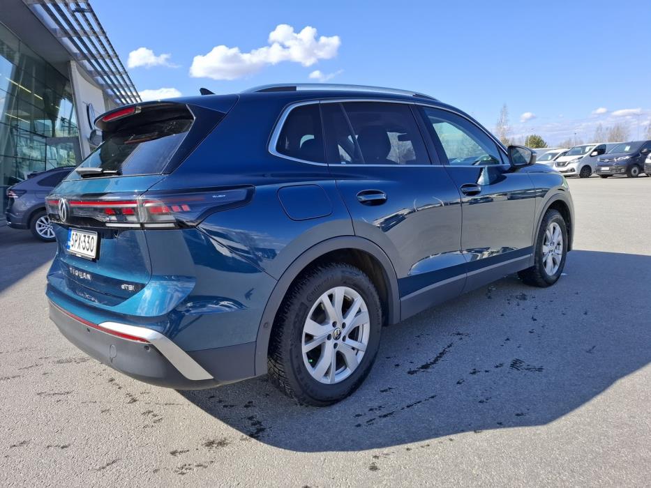 VOLKSWAGEN Tiguan 2024