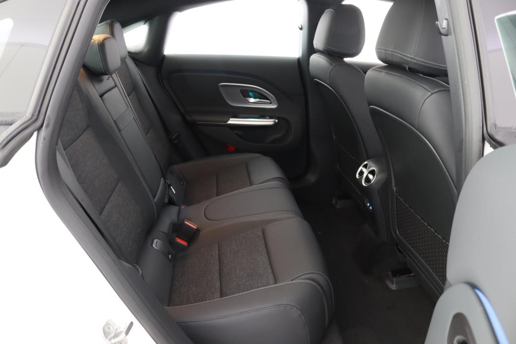 MERCEDES-BENZ CLA 2026