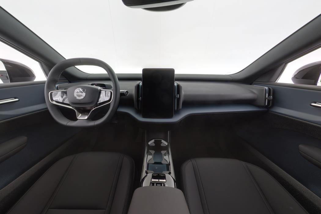 VOLVO EX30 2027