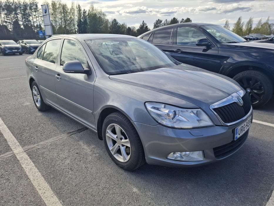 SKODA Octavia 2012