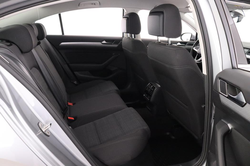 VOLKSWAGEN Passat 2020