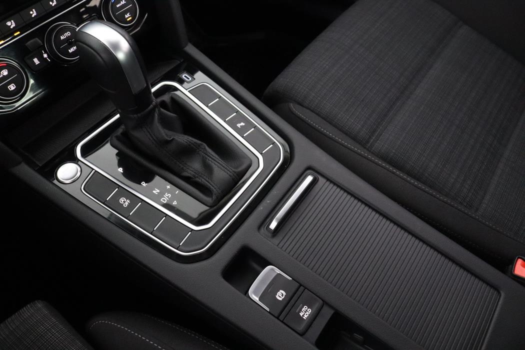 VOLKSWAGEN Passat 2020