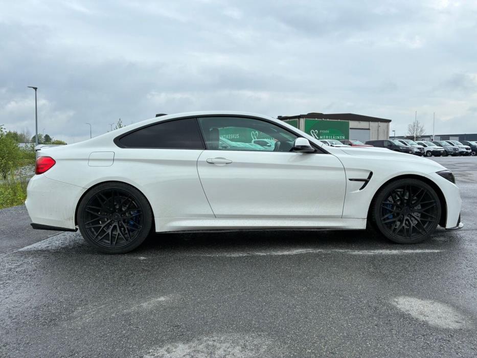 BMW M4 2015