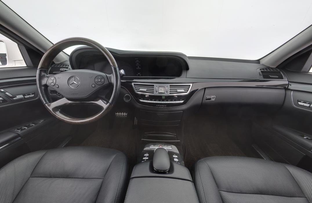 MERCEDES-BENZ S 2009