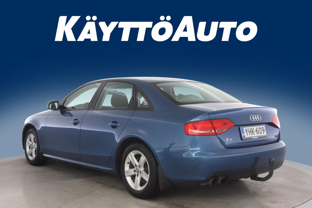 AUDI A4 2011
