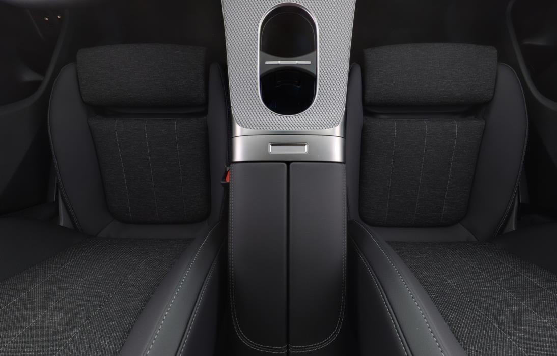 MERCEDES-BENZ GLC 2026