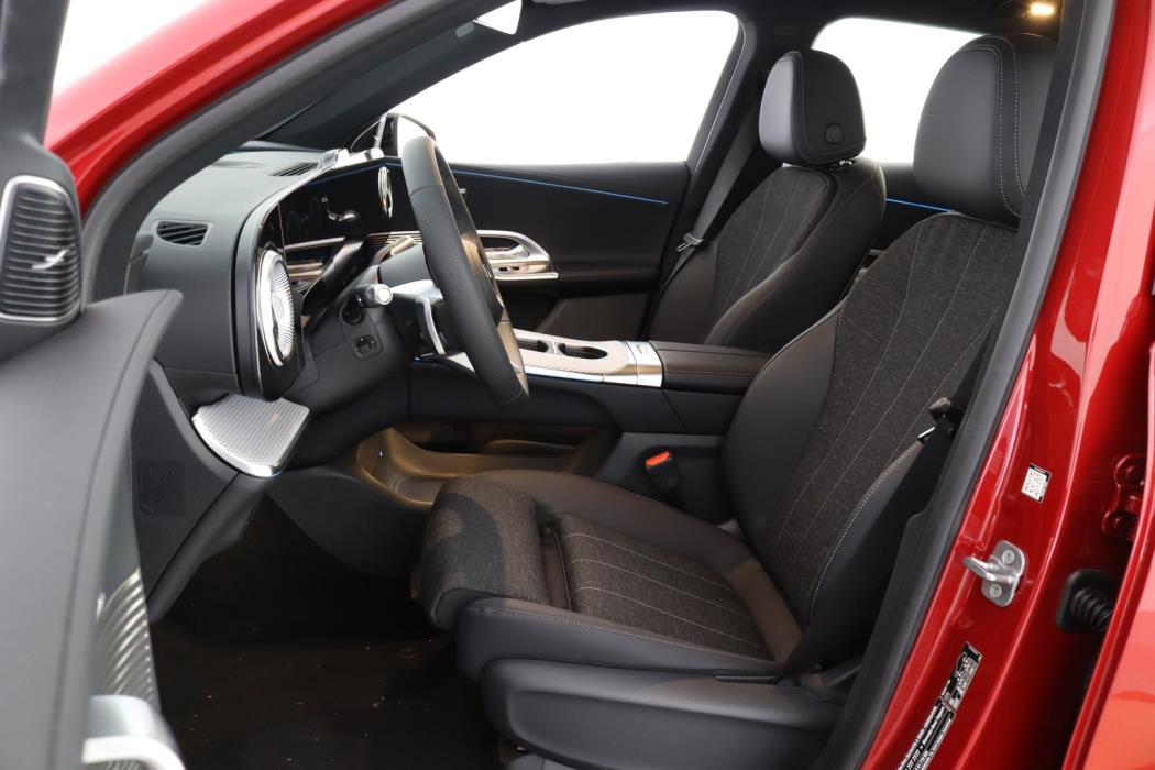 MERCEDES-BENZ GLC 2026