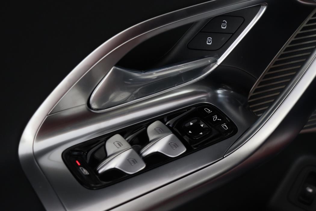 MERCEDES-BENZ GLC 2026