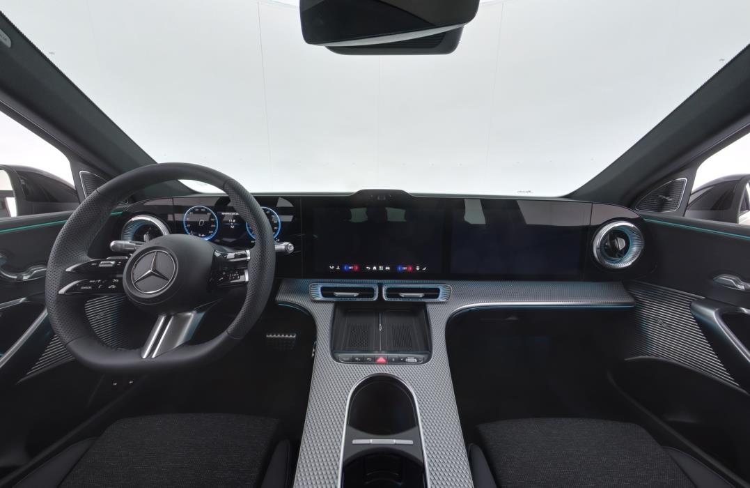 MERCEDES-BENZ GLC 2026