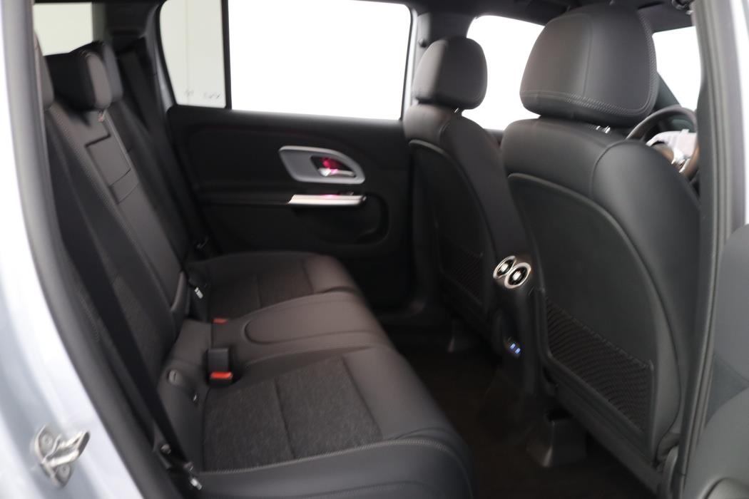 MERCEDES-BENZ GLB 2026