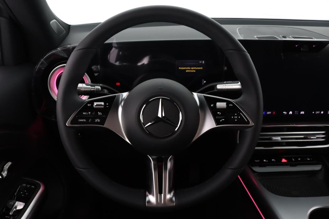 MERCEDES-BENZ GLB 2026