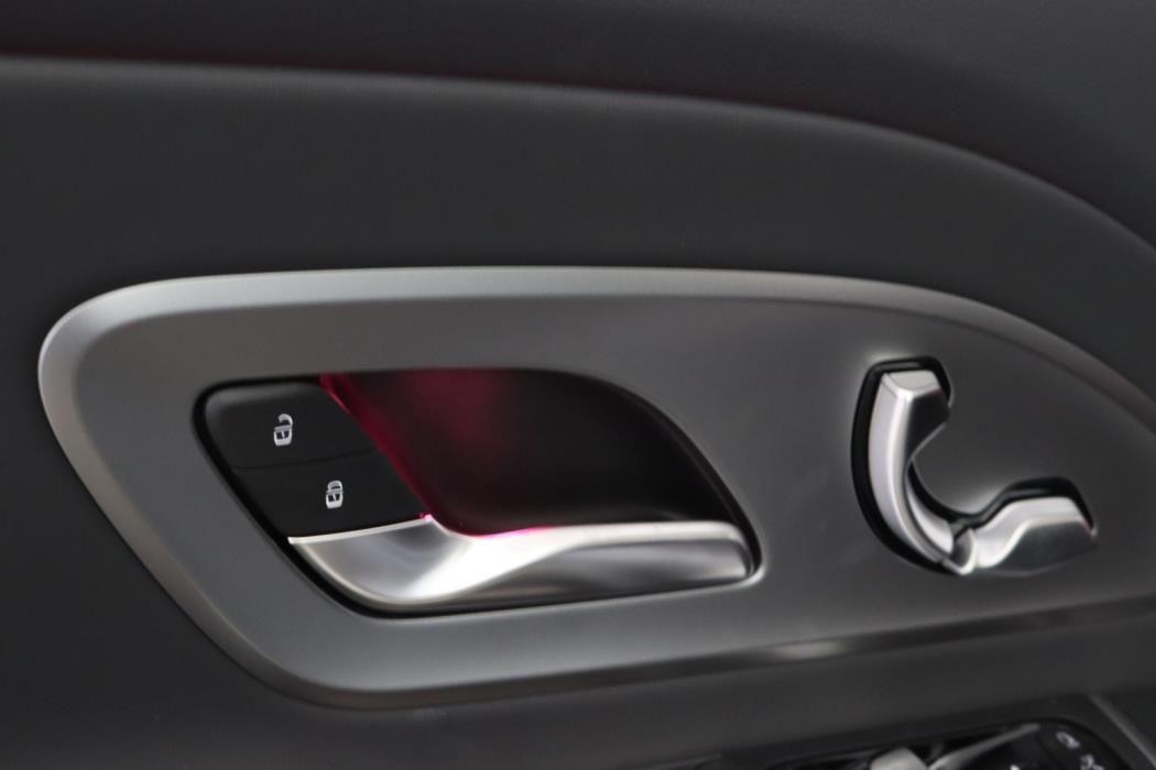 MERCEDES-BENZ GLB 2026