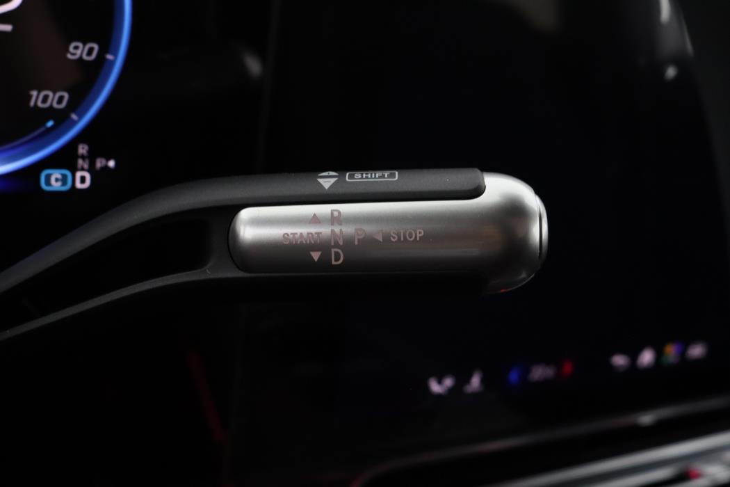 MERCEDES-BENZ GLB 2026