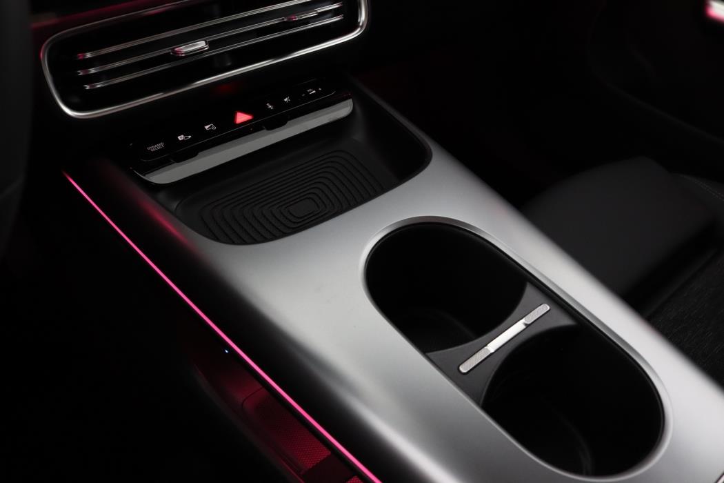 MERCEDES-BENZ GLB 2026