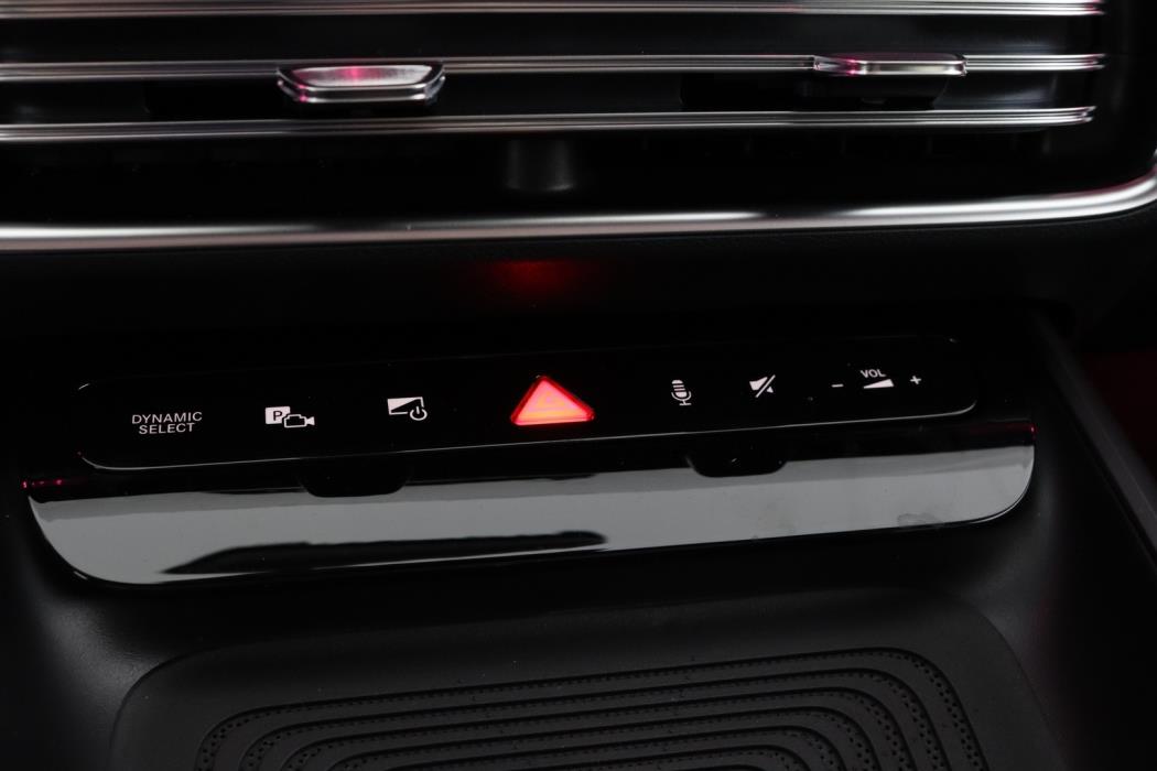 MERCEDES-BENZ GLB 2026