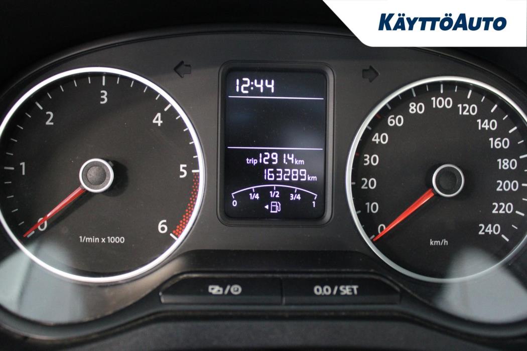 VOLKSWAGEN Amarok 2014