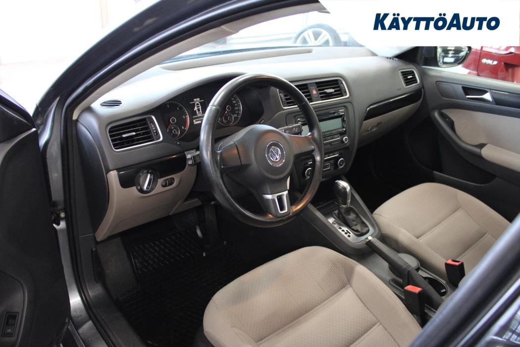 VOLKSWAGEN Jetta 2011